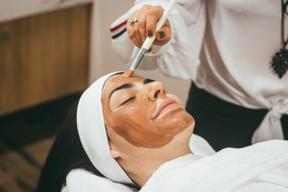 HydraGlow Facial